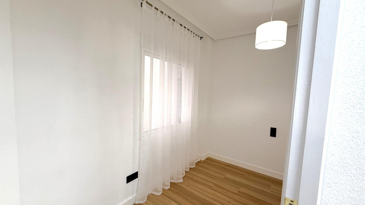 Apartment – Middle Floor Apartment in Torrevieja