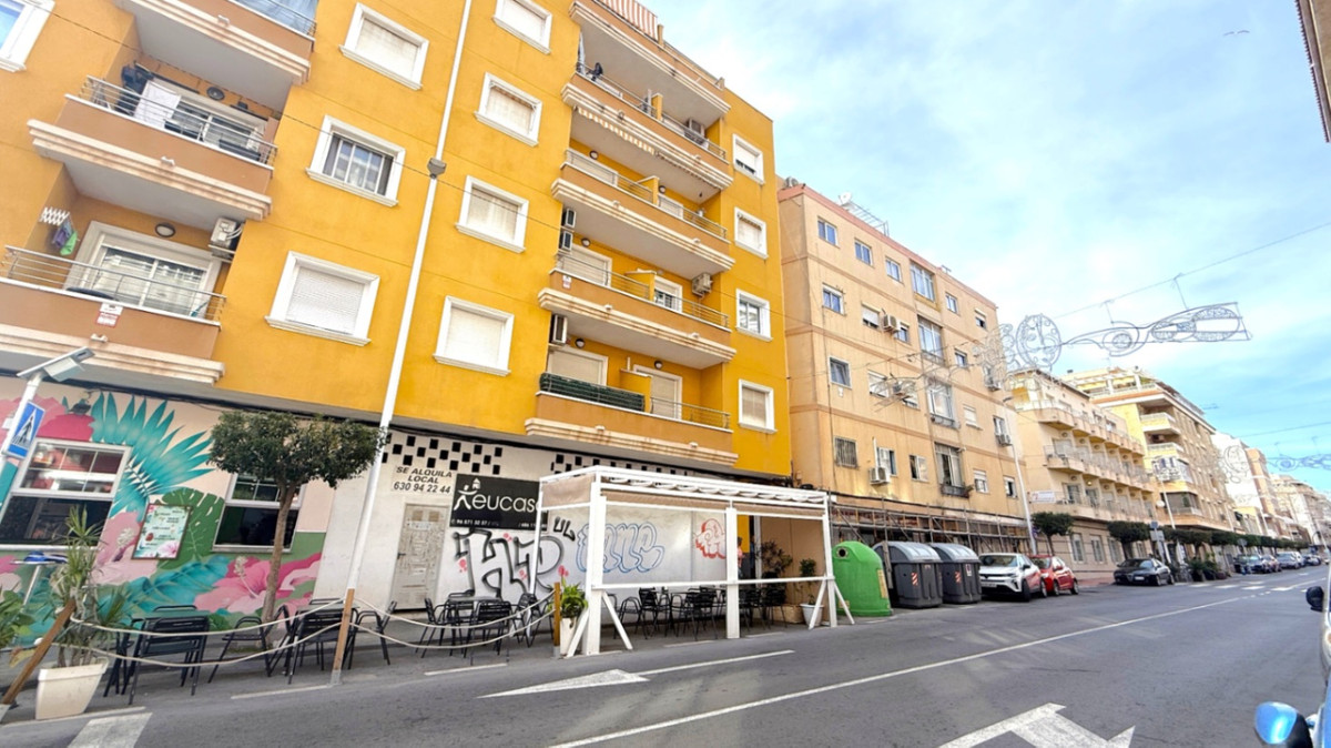 Apartment – Middle Floor Apartment in Torrevieja