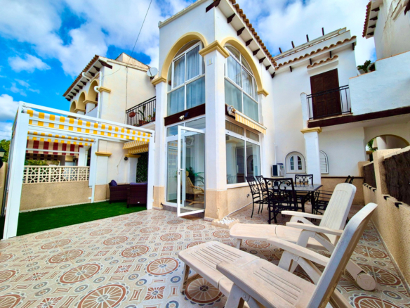House – Bungalow in San Miguel de Salinas