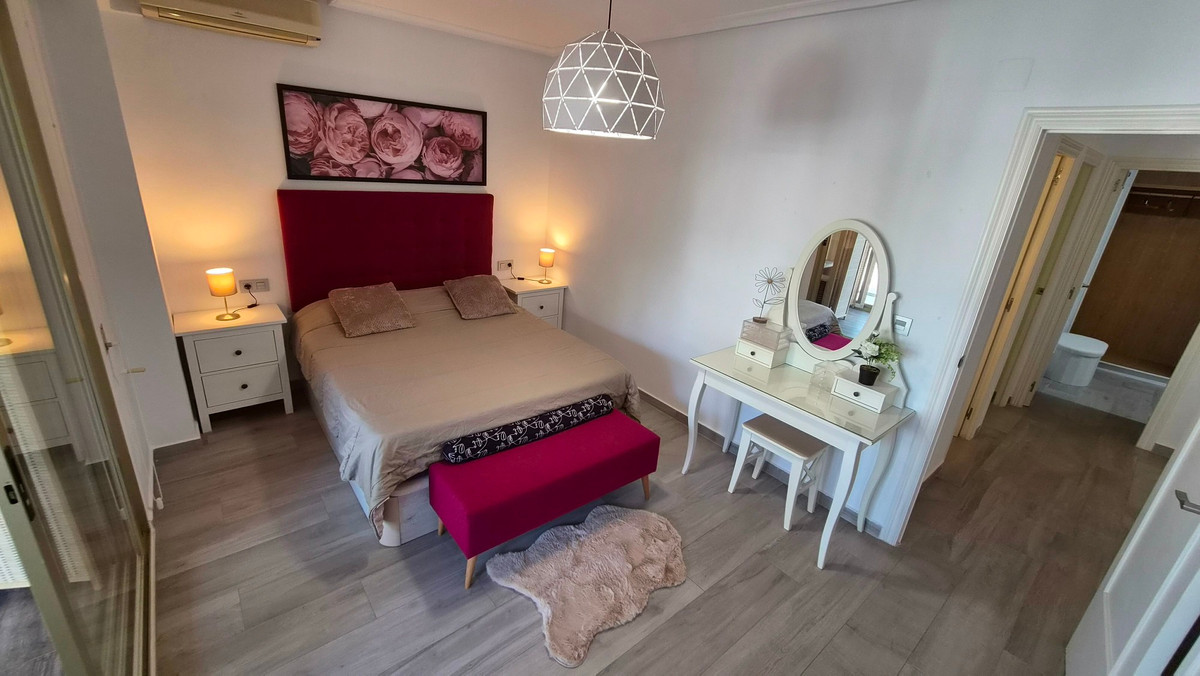 ShowFeedImage Apartment – Middle Floor Apartment in Torrevieja