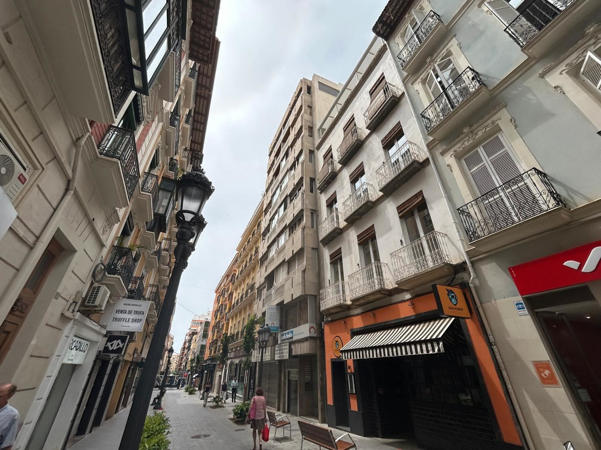 Apartment – Middle Floor Apartment in Alicante City
