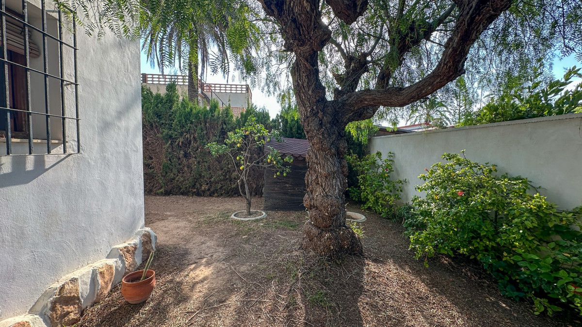 ShowFeedImage House – Detached Villa in Orihuela