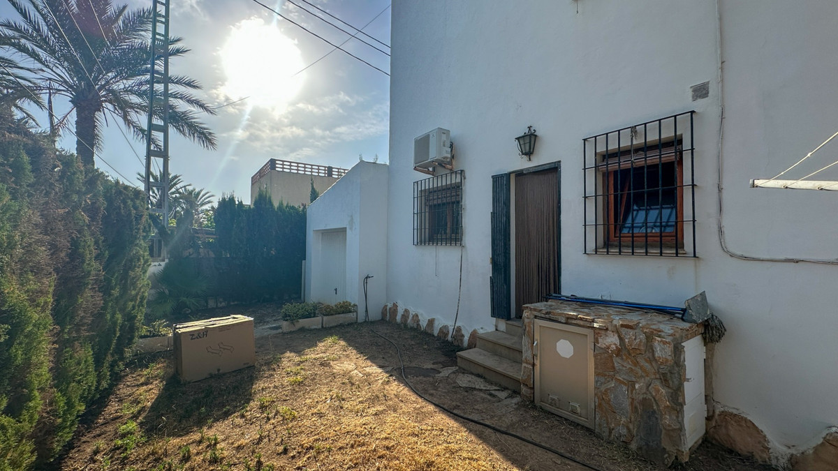 ShowFeedImage House – Detached Villa in Orihuela