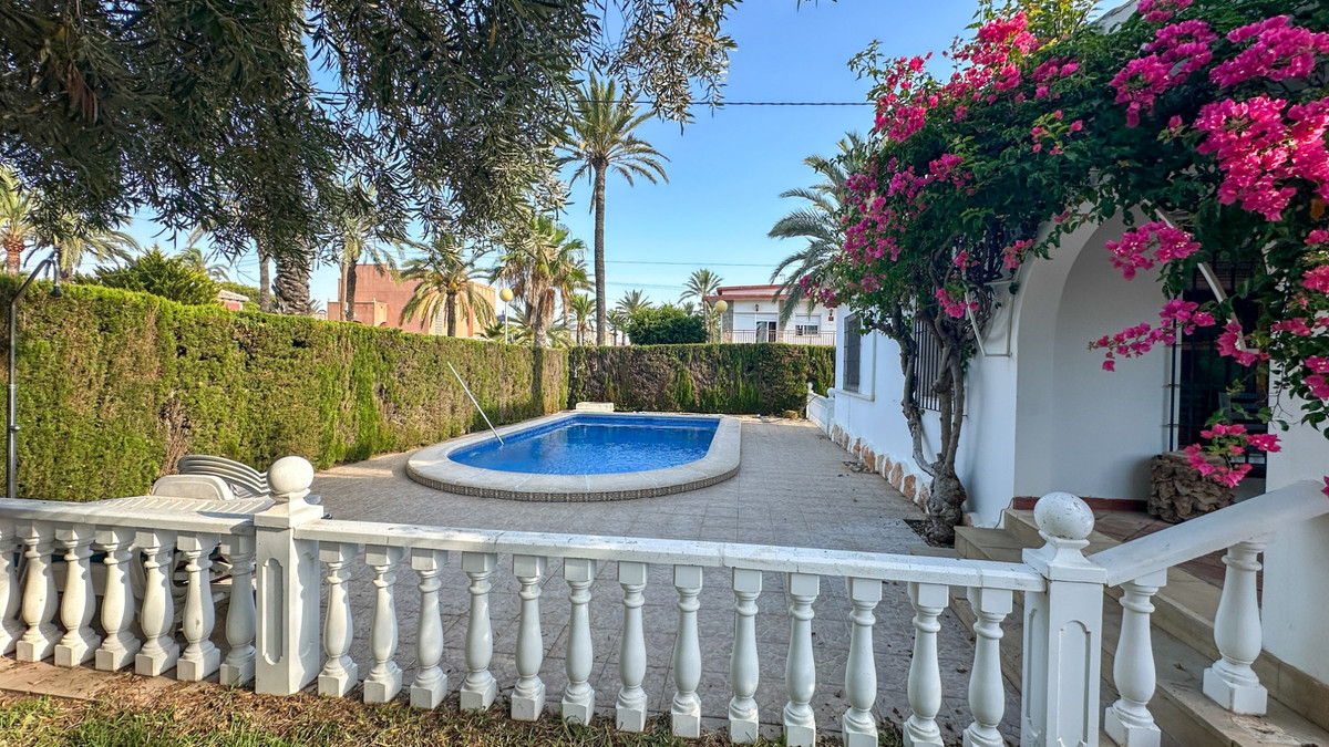 ShowFeedImage House – Detached Villa in Orihuela