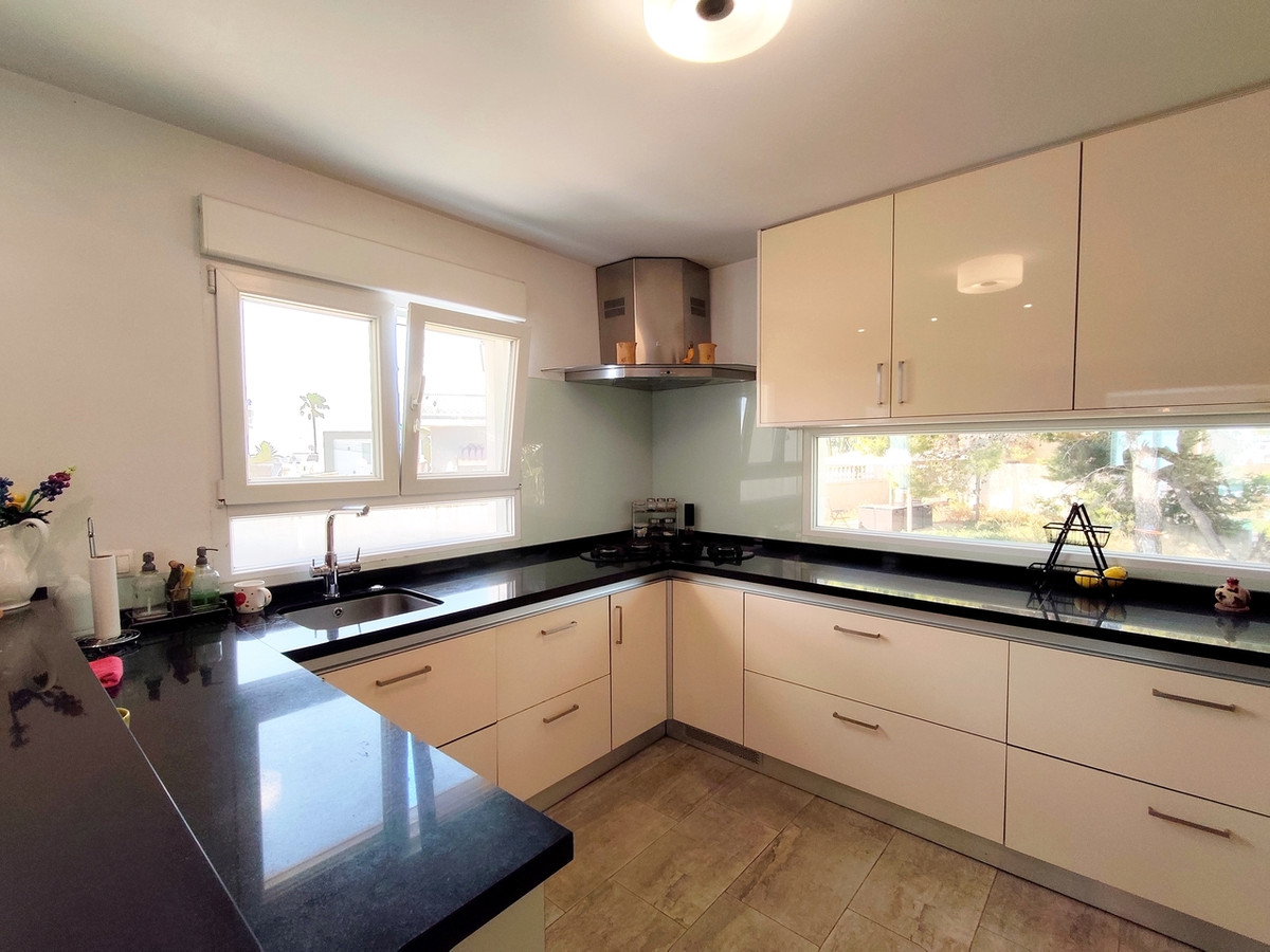 House – Detached Villa in Rojales