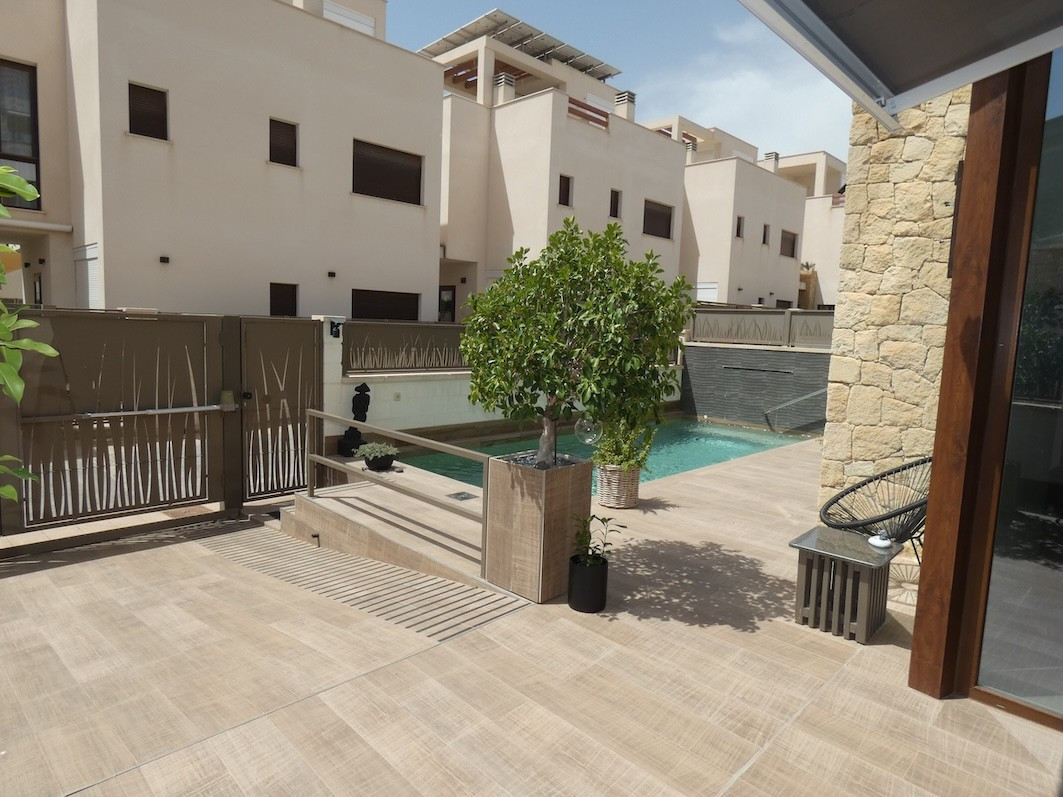 House – Detached Villa in Rojales