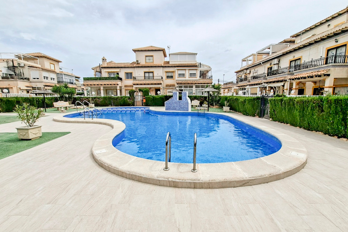 ShowFeedImage House – Bungalow in Orihuela