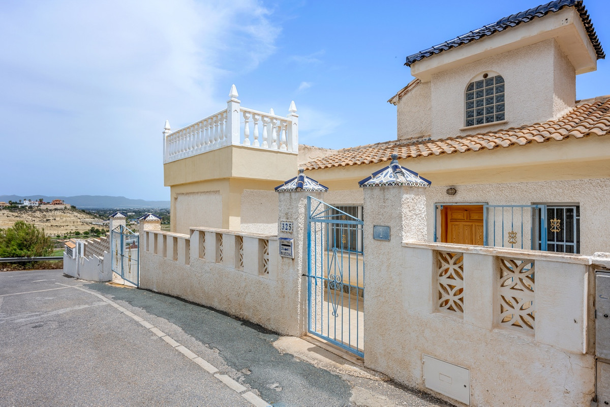 ShowFeedImage House – Quad in Rojales