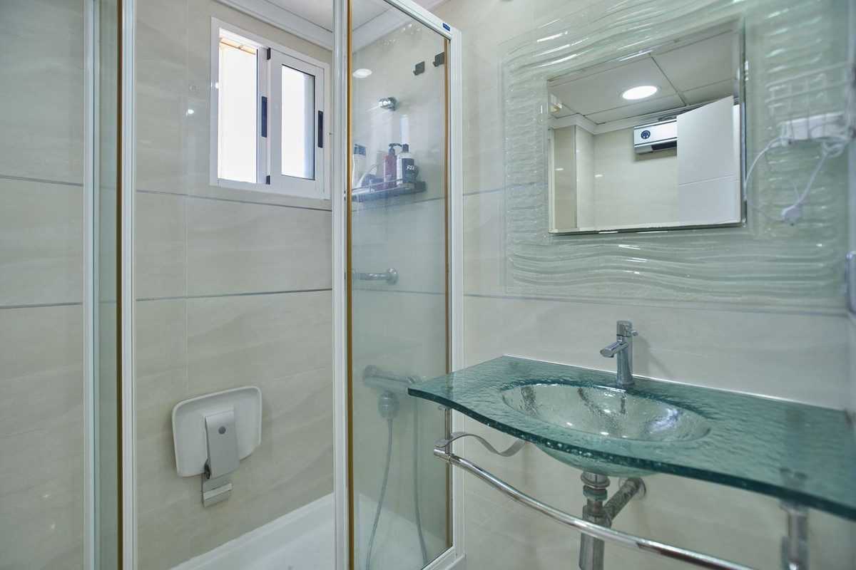 ShowFeedImage Apartment – Middle Floor Apartment in Alicante City