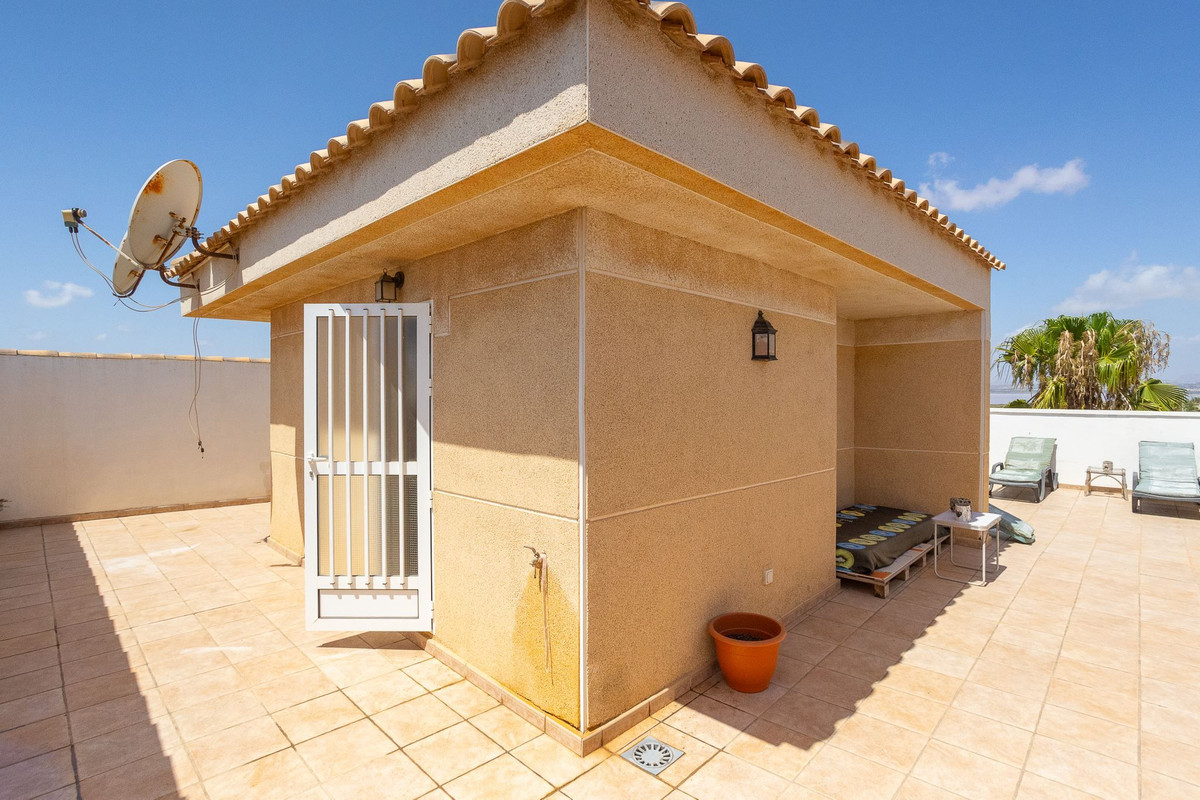 ShowFeedImage House – Detached Villa in Torrevieja