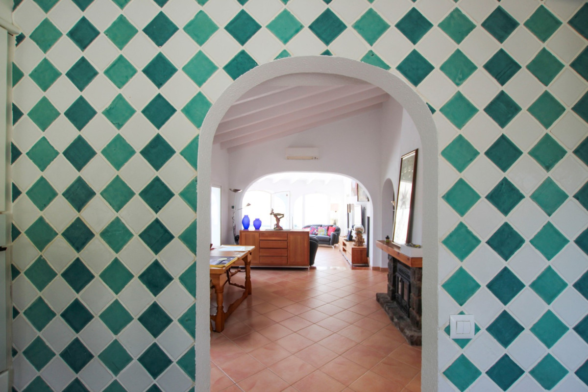 ShowFeedImage House – Detached Villa in Calpe