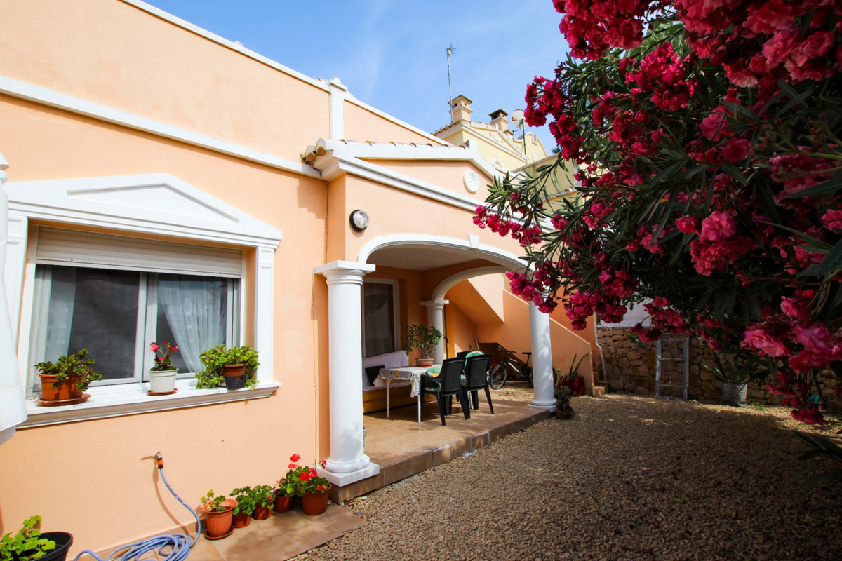 ShowFeedImage House – Bungalow in Calpe