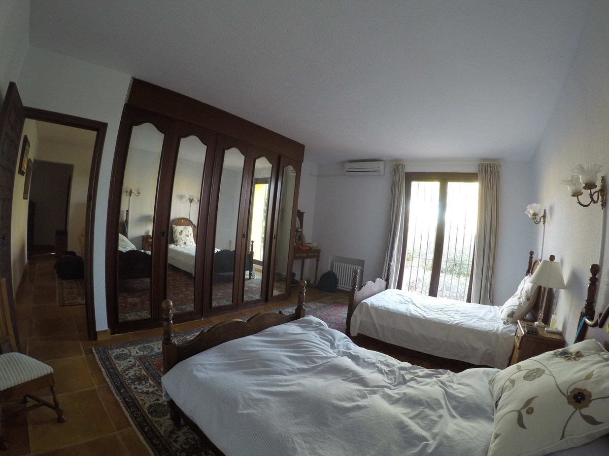 ShowFeedImage House – Detached Villa in Altea