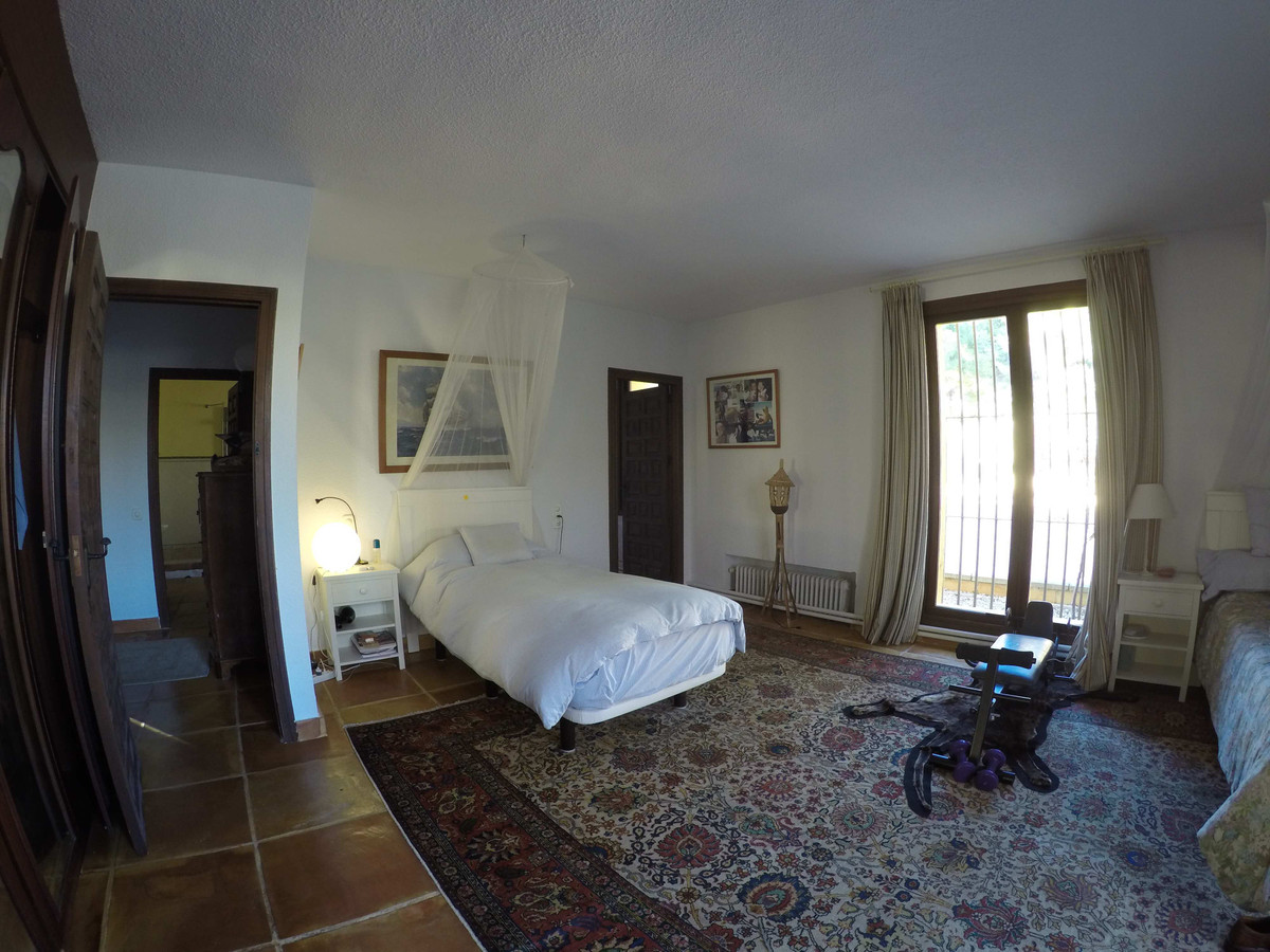 ShowFeedImage House – Detached Villa in Altea