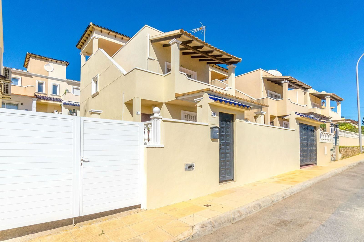ShowFeedImage House – Detached Villa in Orihuela