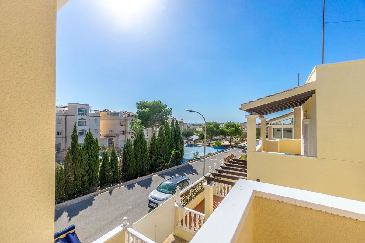 ShowFeedImage House – Detached Villa in Orihuela