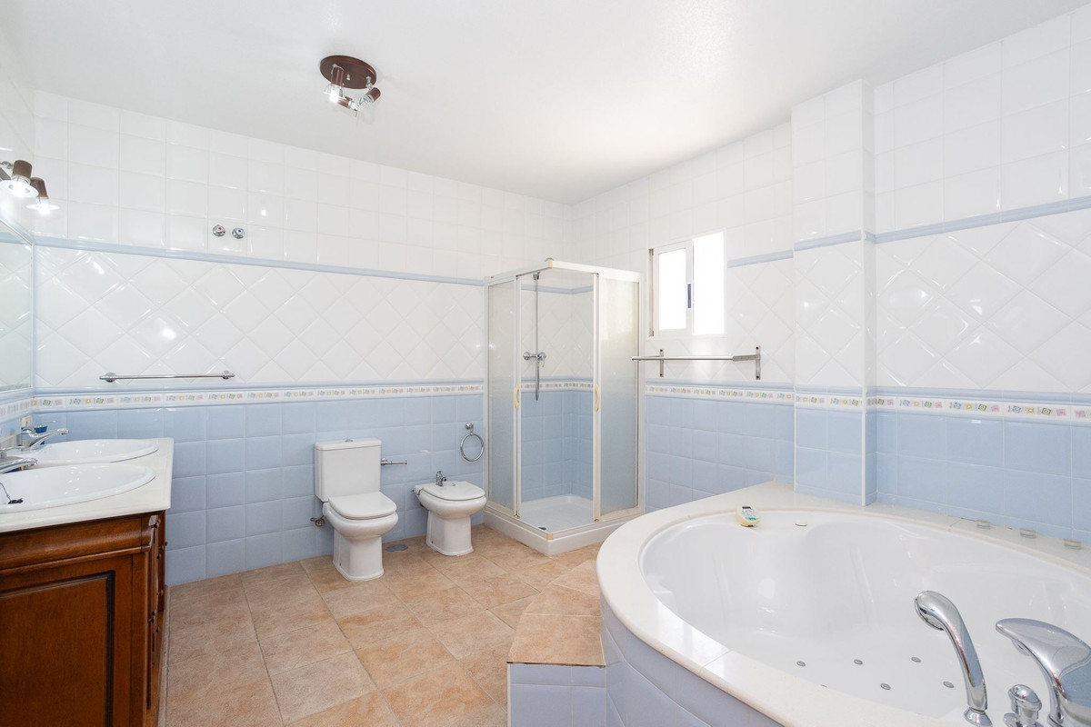 ShowFeedImage House – Detached Villa in Torrevieja