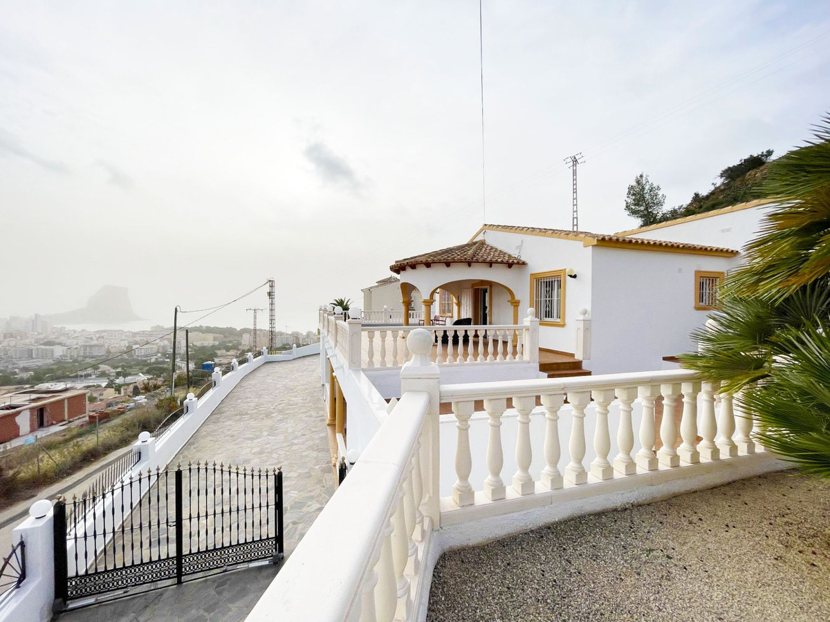 ShowFeedImage House – Detached Villa in Calpe
