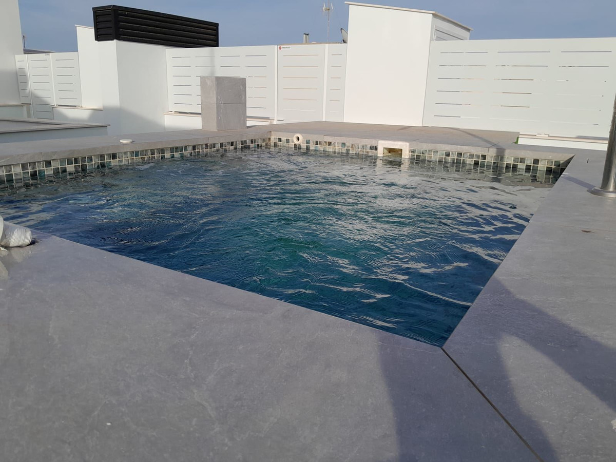 Apartment – Middle Floor Apartment in Torrevieja