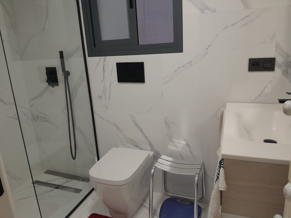 Apartment – Middle Floor Apartment in Torrevieja