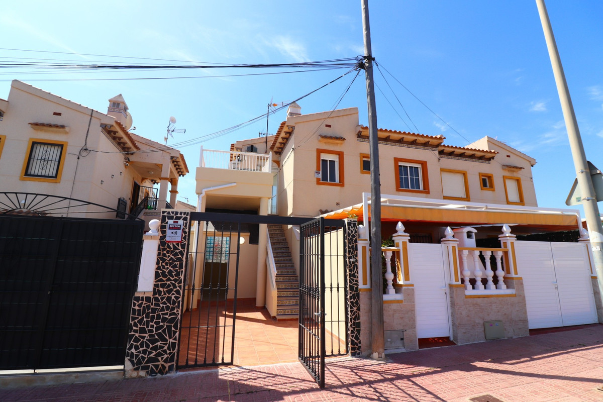 Apartment – Top Floor Apartment in Orihuela