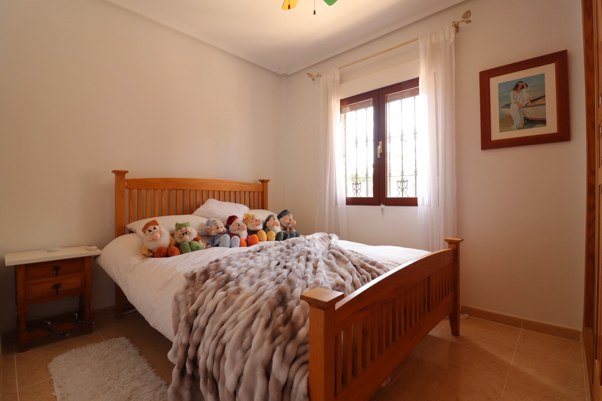 ShowFeedImage House – Detached Villa in Formentera del Segura