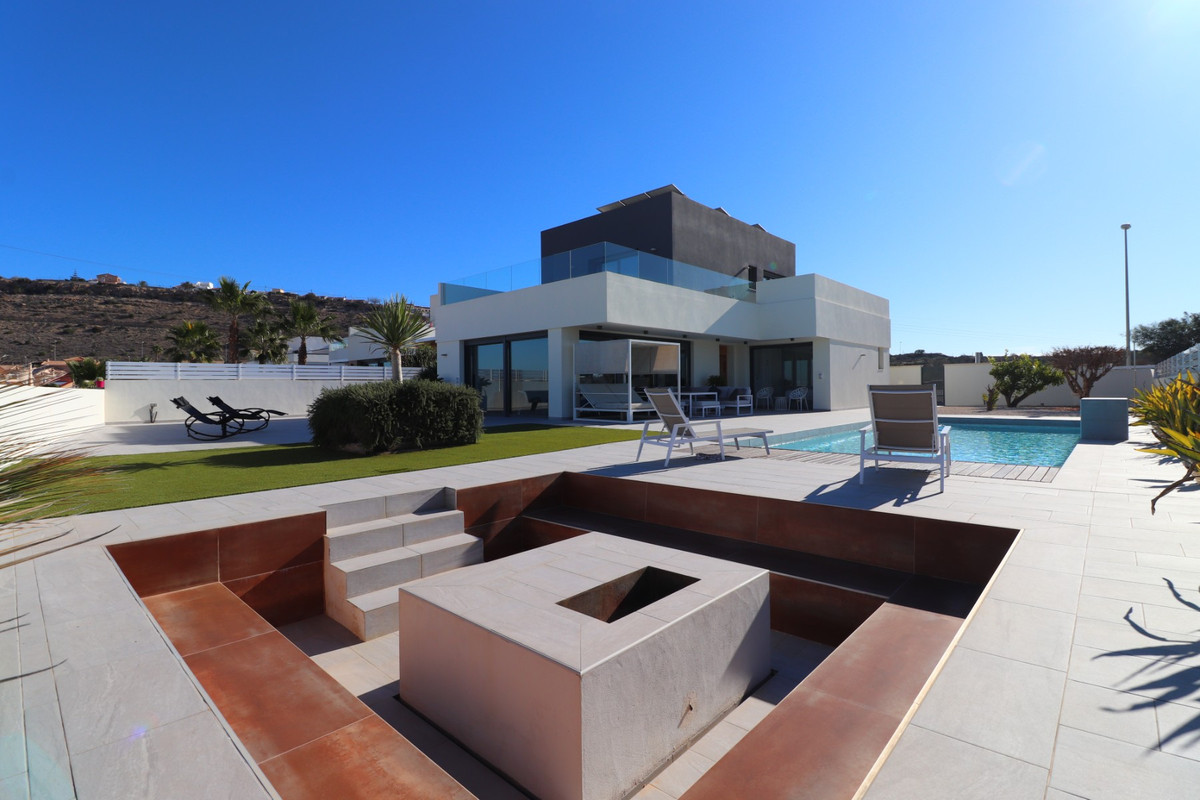 ShowFeedImage House – Detached Villa in Rojales