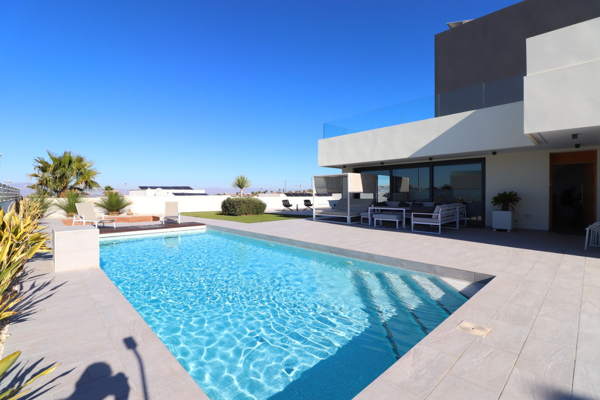 ShowFeedImage House – Detached Villa in Rojales