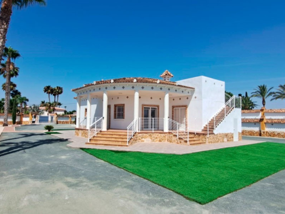House – Detached Villa in Catral