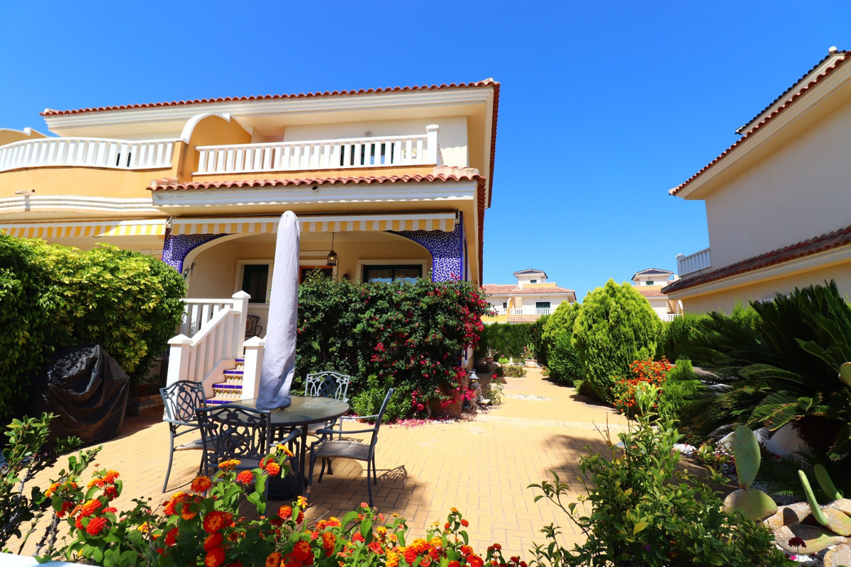 ShowFeedImage House – Townhouse in Rojales