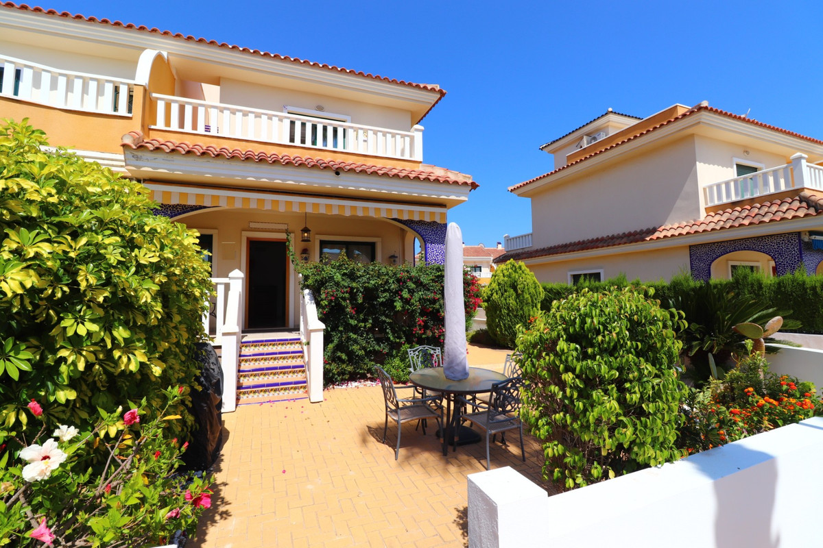 ShowFeedImage House – Townhouse in Rojales