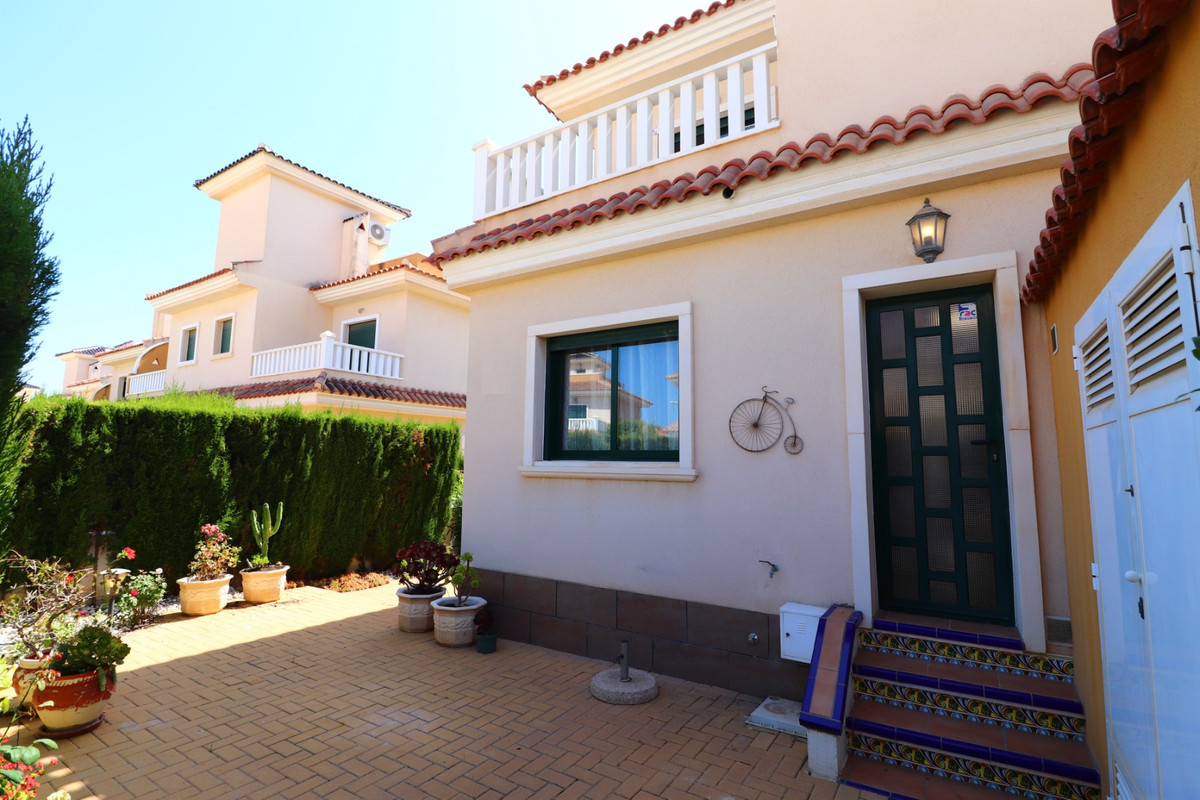 ShowFeedImage House – Townhouse in Rojales
