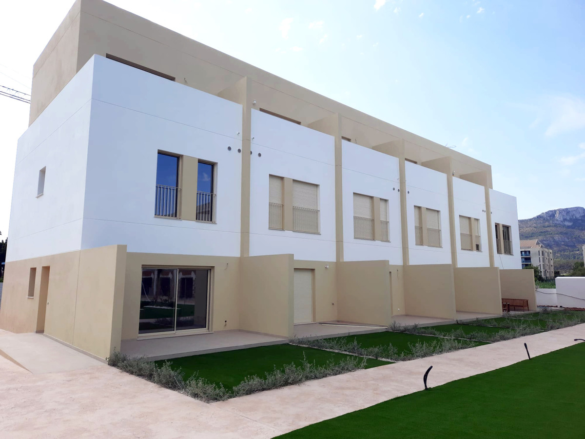 ShowFeedImage House – Townhouse in Denia