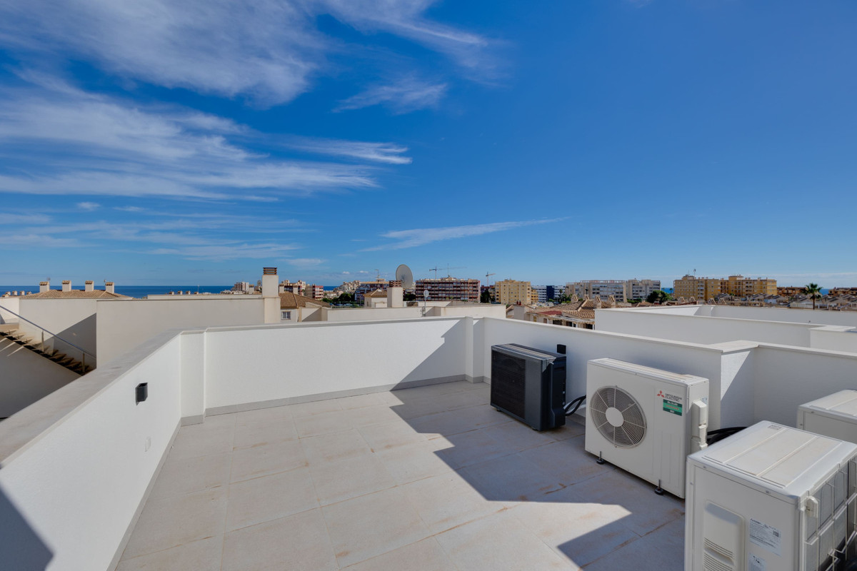 ShowFeedImage House – Detached Villa in Torrevieja