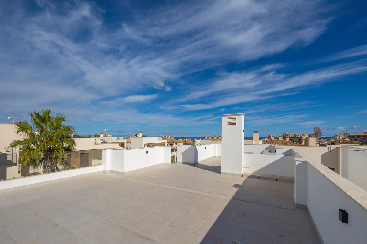 ShowFeedImage House – Detached Villa in Torrevieja