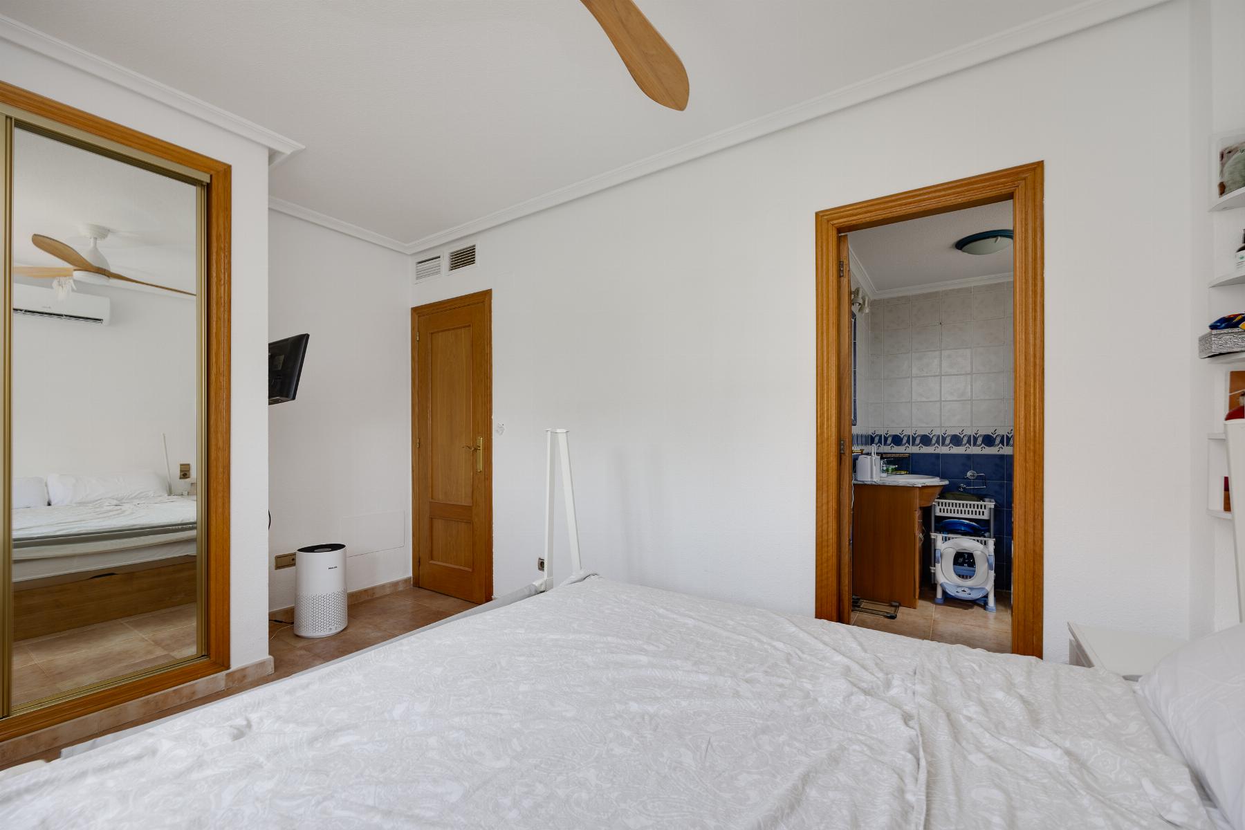 2273_7d7ee77e8d8268f09f910453e578411f Chalet in LA MARINA, San Fulgencio