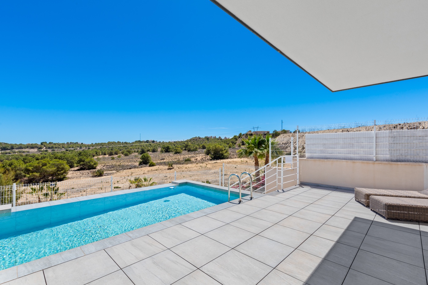 o_1ht6r1v1e17b11f6p126mqtpjm33 Villa for sale in San Miguel de Salinas – GSM-0007