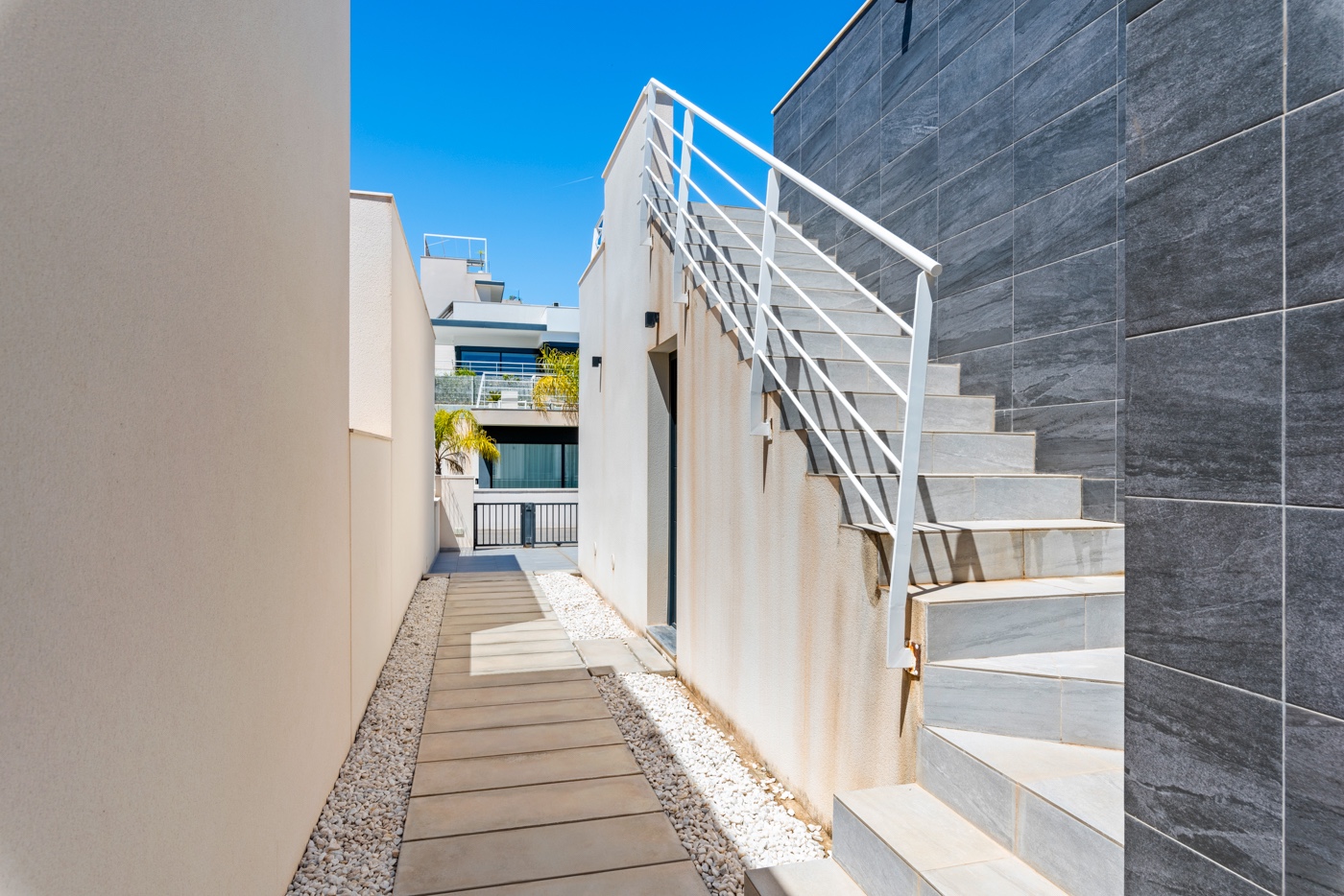 o_1ht6r1v1e1ga51hoj1r9oek816mj2t Villa for sale in San Miguel de Salinas – GSM-0007