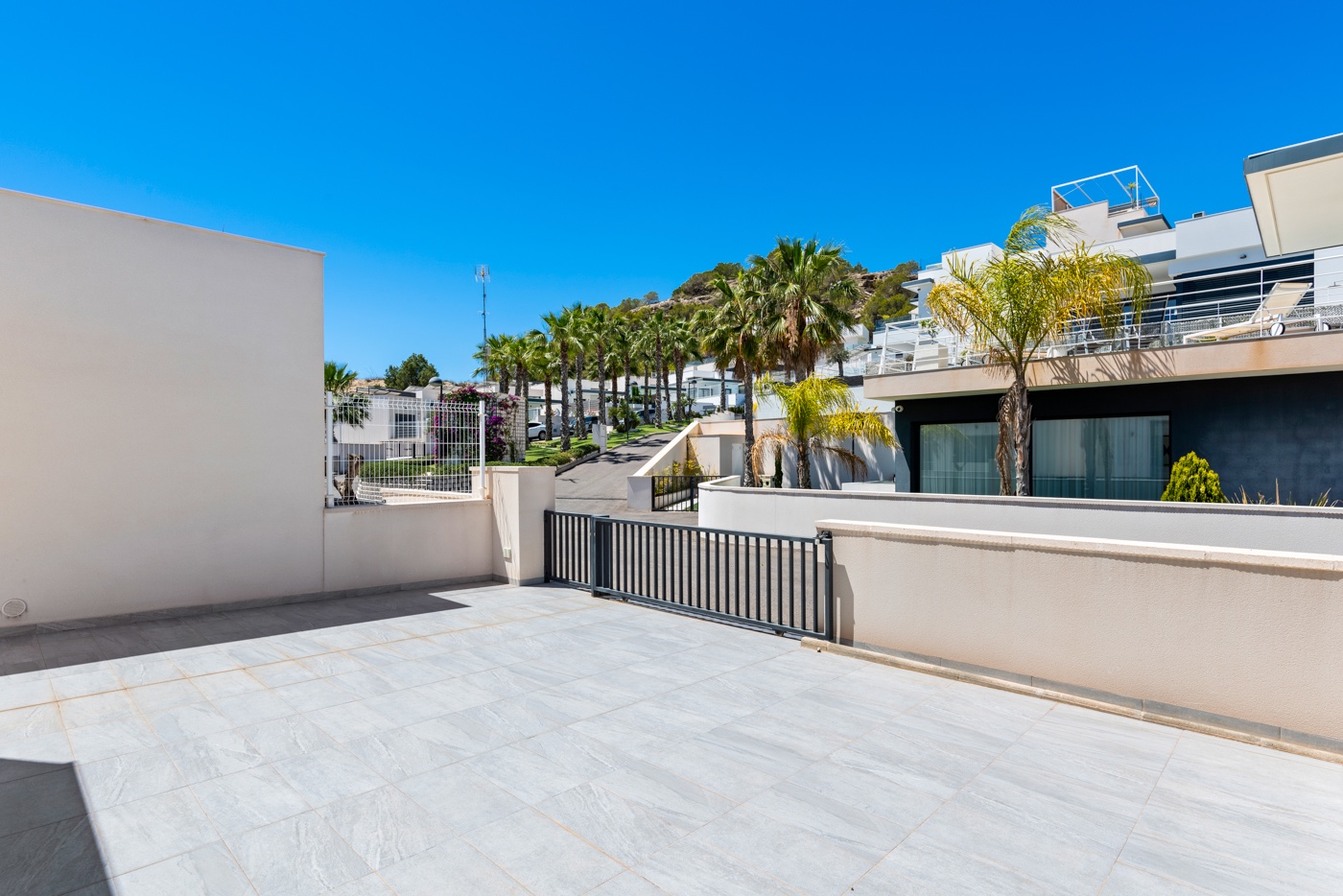 o_1ht6r1v1e1n59kvna0j16101hi42v Villa for sale in San Miguel de Salinas – GSM-0007