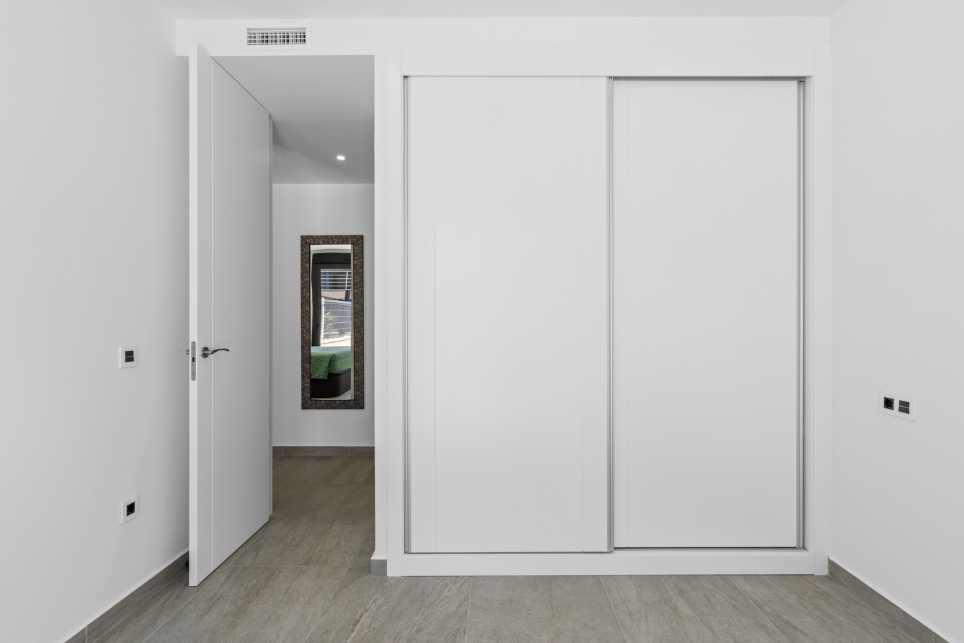 o_1ht6r1v1e7s91ig71cnq1uoeqrd3j Villa for sale in San Miguel de Salinas – GSM-0007