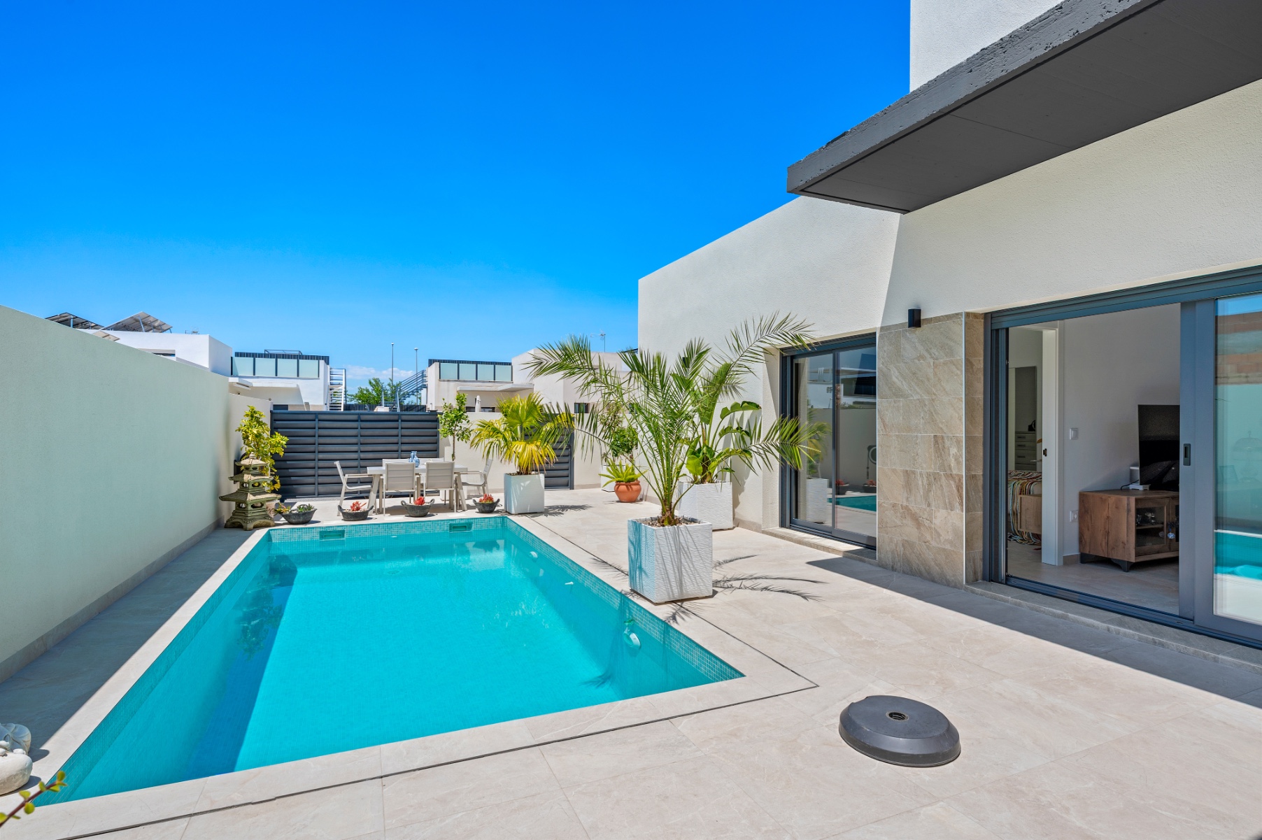 o_1jp5dqh8v15l4117l1r751b7q1p4s34 Villa for sale in Daya Nueva – GSM-0057